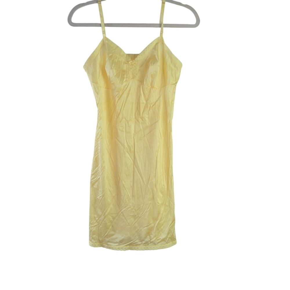 Vintage Vanity Fair  yellow nylon full slip nightie size 34/Small